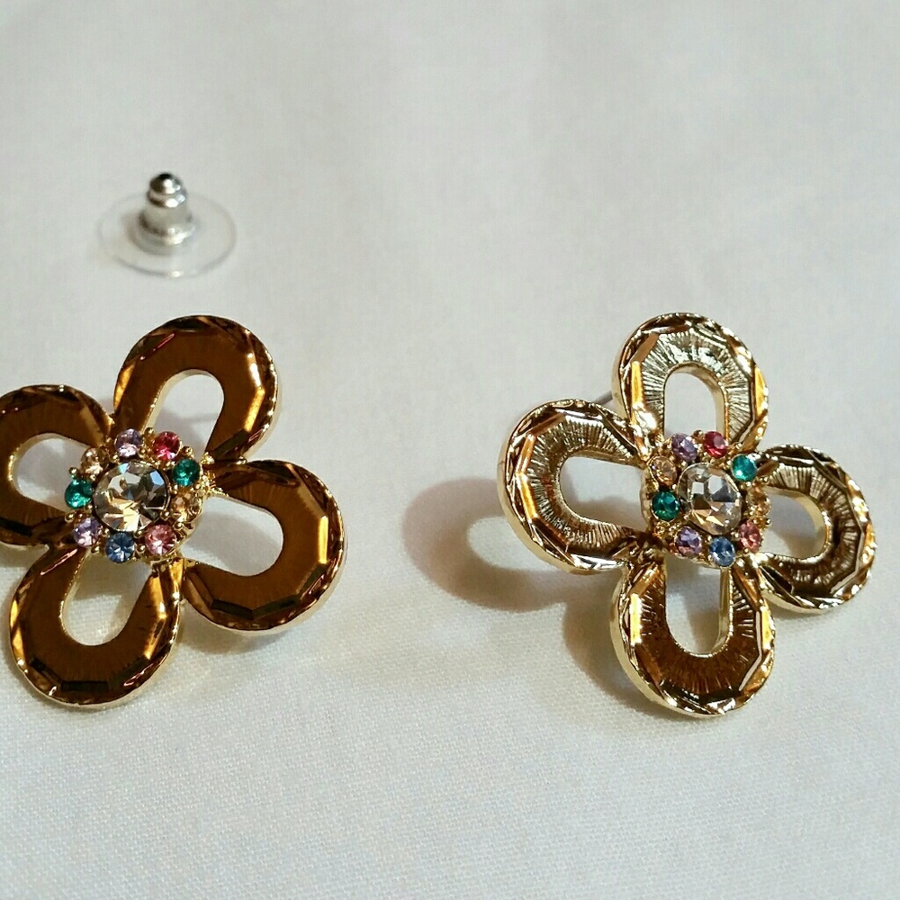 2/$22☆Colorful crystal flower earrings